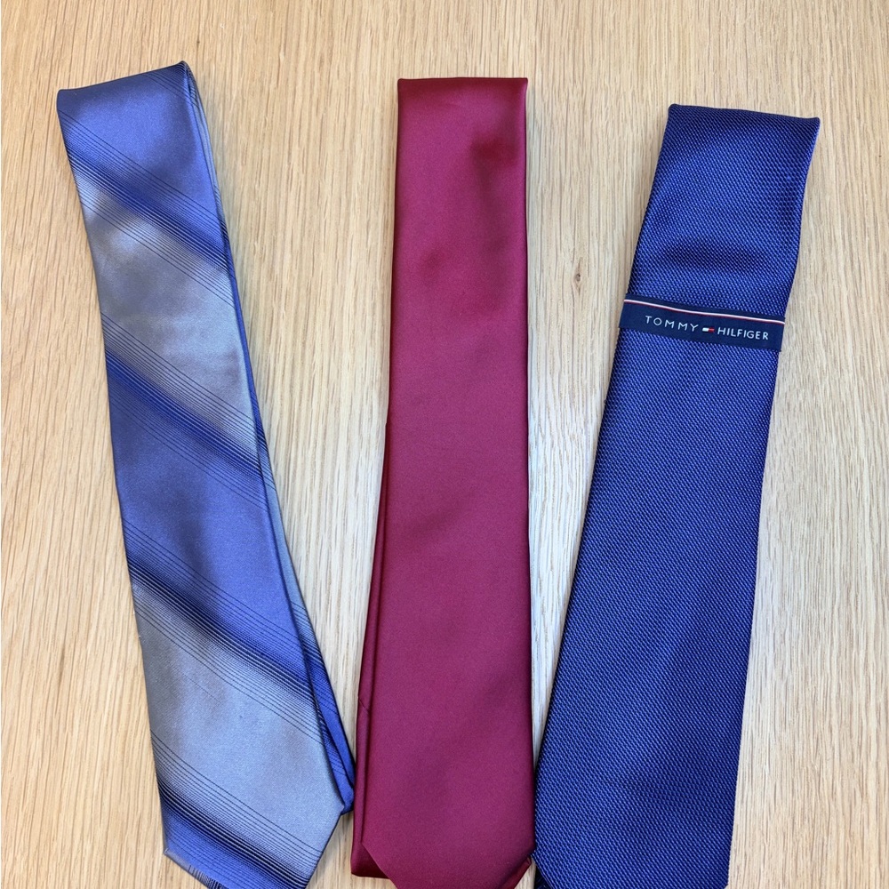 Calvin Klein, Tommy Hilfiger & Michael Kors assorted men’s ties. 100% silk